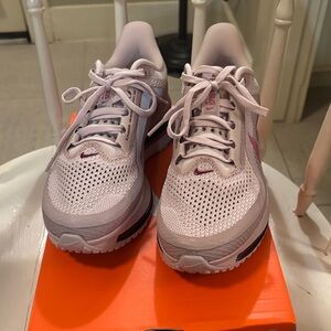 Nike Women's Light Pink Sneakers